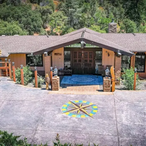Waterfall View Retreat - Slider 1